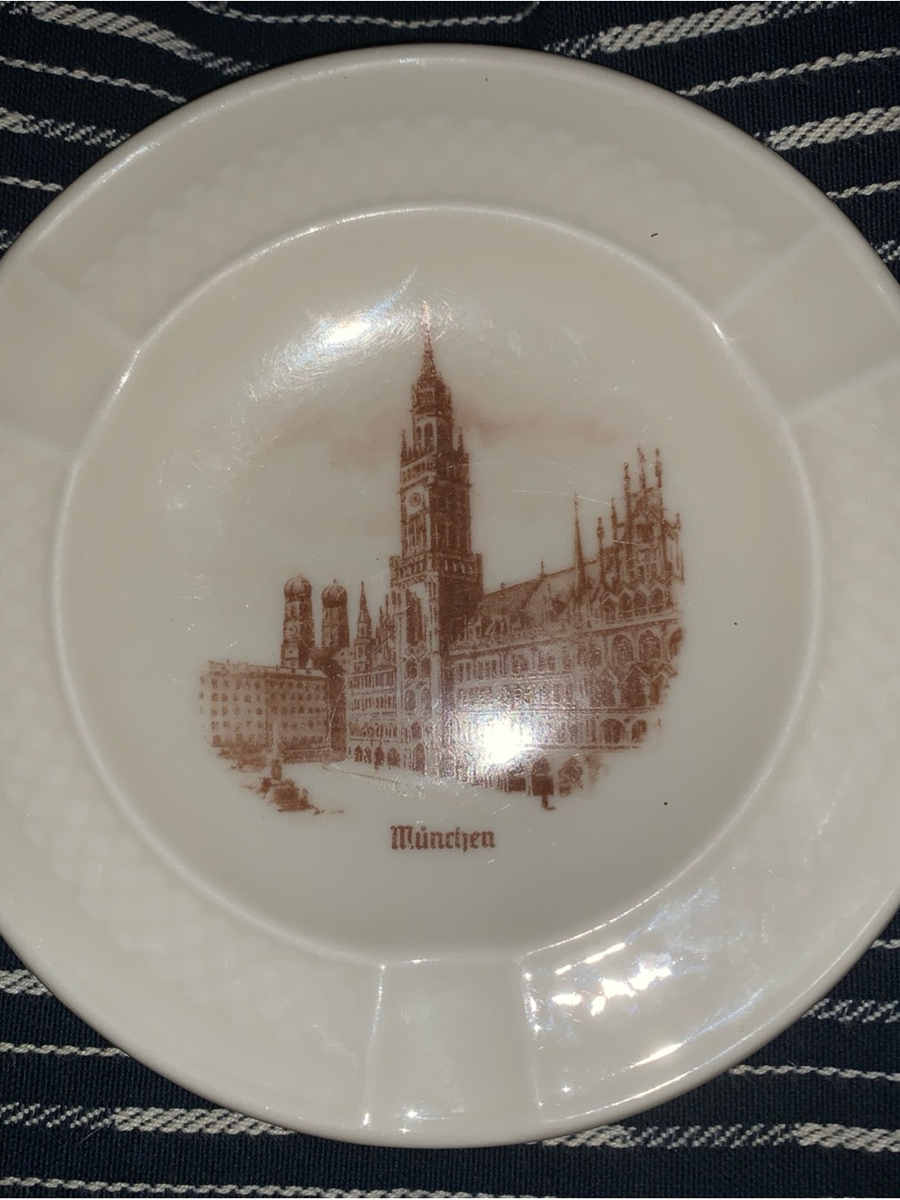 Vintage Johann Haviland Bavaria Limoges Munchen Germany Ashtray, 5 3/8" Diameter